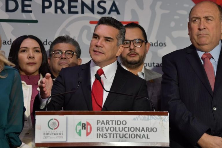Me pueden amenazar, pero el PRI votará contra reforma: ‘Alito’