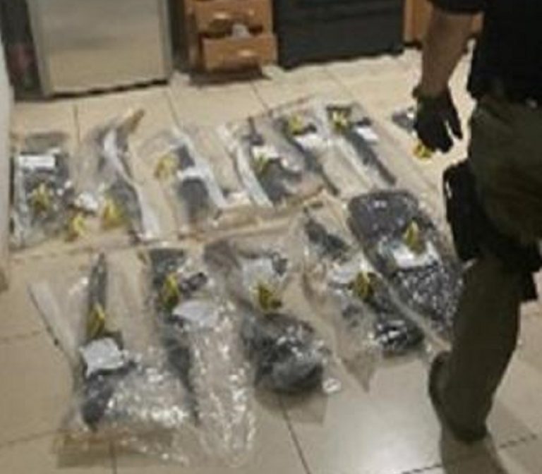 Aseguran arsenal en poblado Las Flores de Culiacán