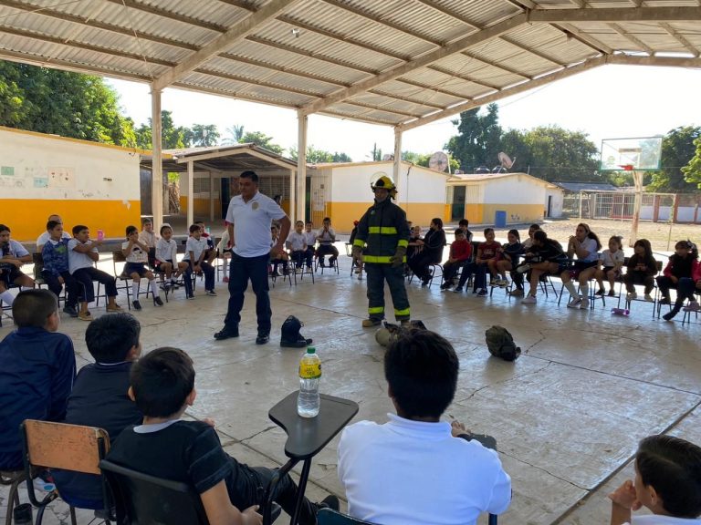Alertan bomberos en escuelas de Navolato por cohetes