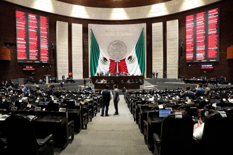 Aprueban diputados 12 días de vacaciones continuos