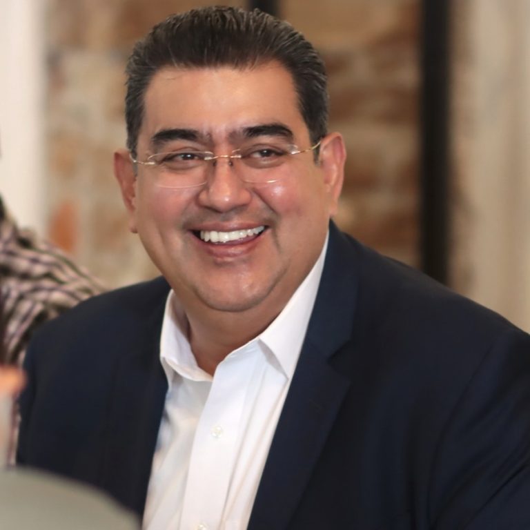 Eligen al diputado Sergio Céspedes gobernador sustituto de Puebla