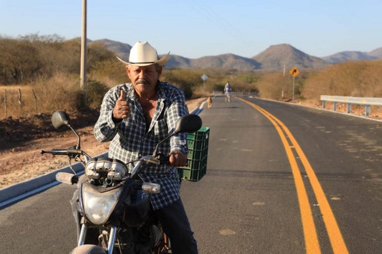 Construyen 65 kms de nuevas carreteras