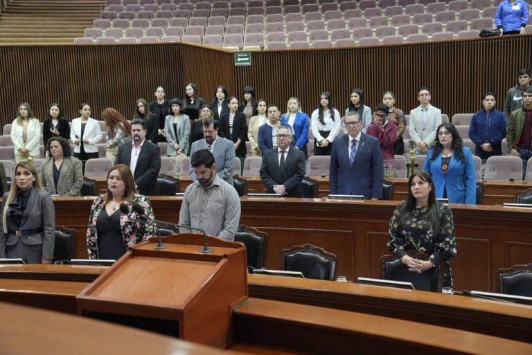 Honra Congreso a Aguilar Padilla con minuto de silencio