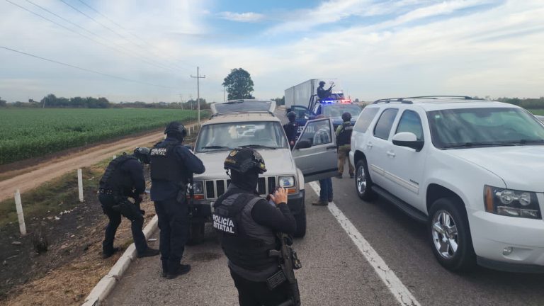 Recuperan camioneta despojada en Culiacán