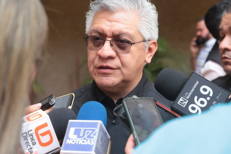 Auto robado, una granada y cartuchos, lo decomisado en Culiacancito