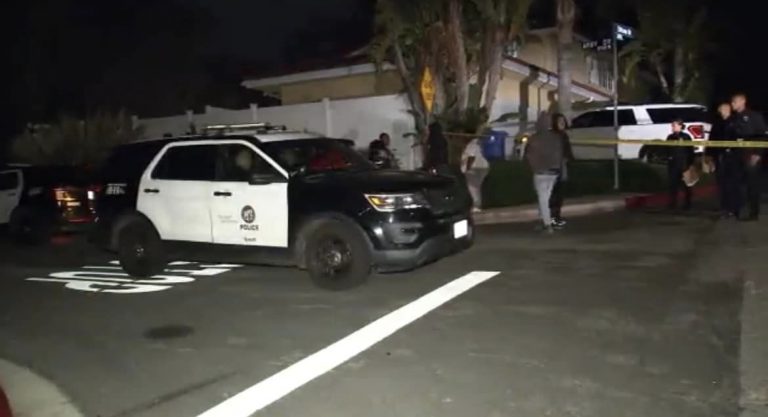 Deja 3 muertos tiroteo en Los Ángeles, EU