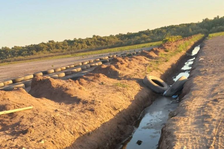 Atribuyen a exceso de llantas dengue en ‘Las Puentes’, Navolato