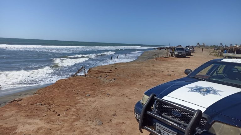 Desaparece en Ponce tras rescatar a su madre del mar
