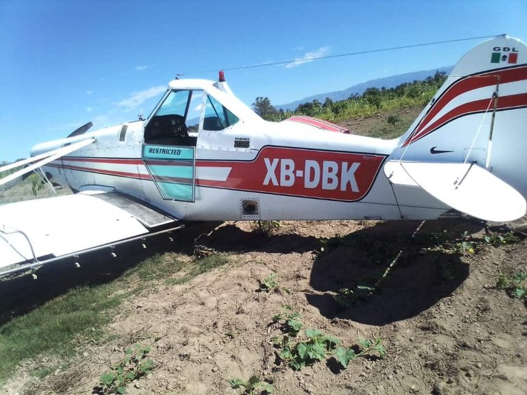 Aterriza de emergencia avioneta en Escuinapa