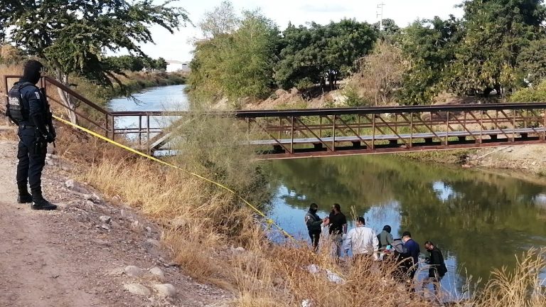 Rescata civil cadáver en las aguas de un canal en El Diez