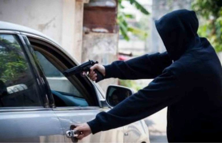 Despojan con pistola camioneta afuera de guardería en Culiacán