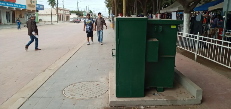 Prometieron todo oculto, dejan en la Almada 6 transformadores a la vista