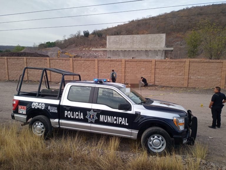 Hallan cadáver con disparo y dedos cercenados