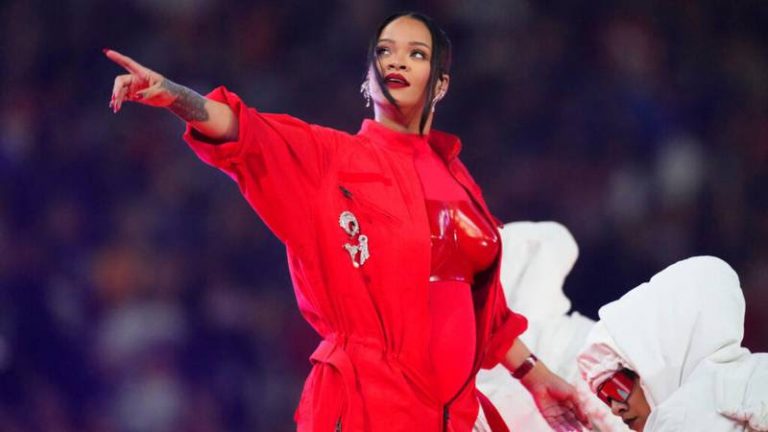Rihanna está embarazada, confirma representante tras Súper Bowl
