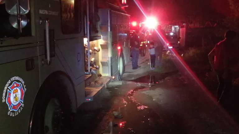 Rescatan a pareja de ancianos de incendio en sector Las Coloradas