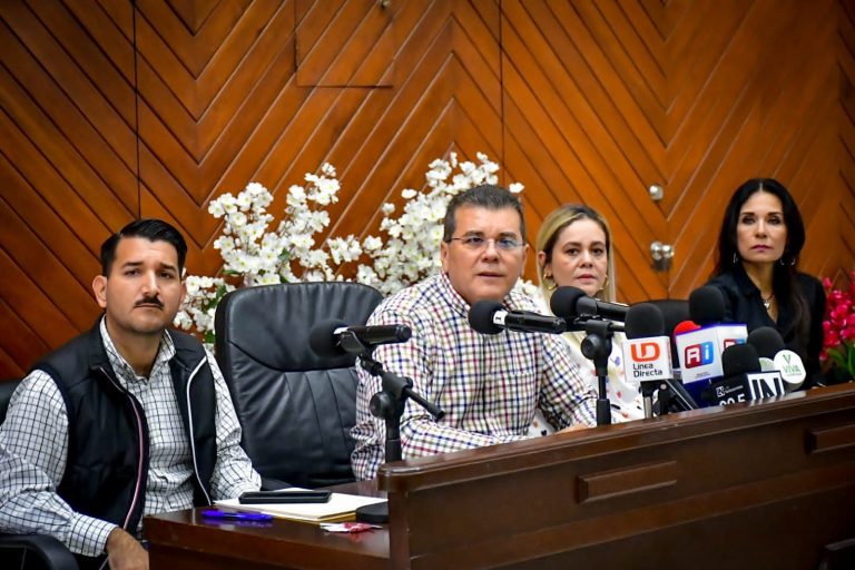 Presenta alcalde Édgar González sus 100 días de labores
