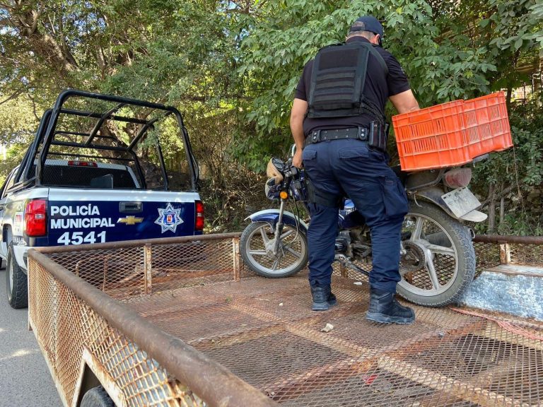 Envían 30 motos al corralón por no uso del casco