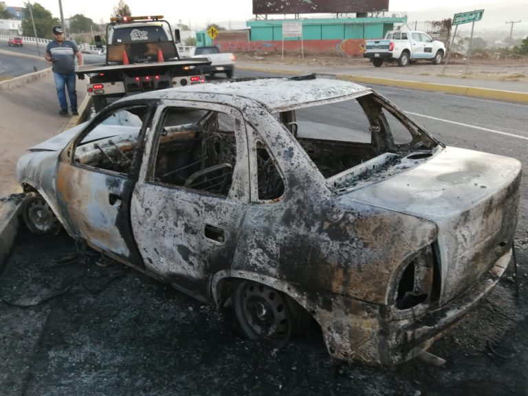 Suman 5 autos quemados en Culiacán y Navolato