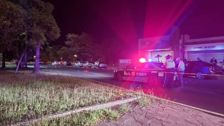 Muere mujer atropellada en el malecón al intentar subir a su auto