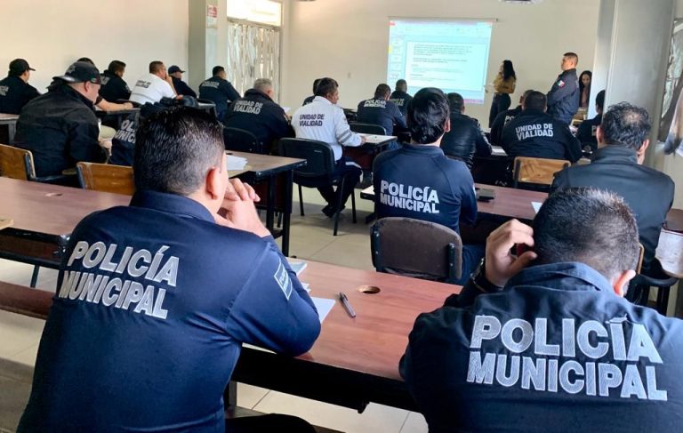 Capacitan a policías de Culiacán sobre cómo tratar a detenidos