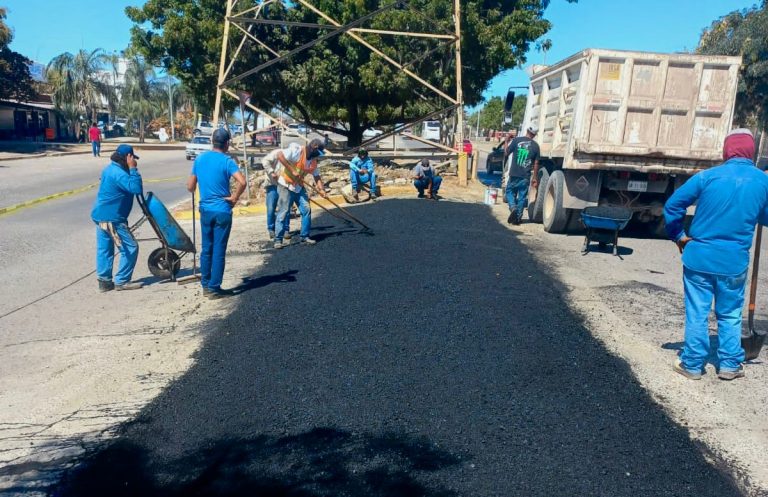 Acelera Mazatlán bacheo por carnaval