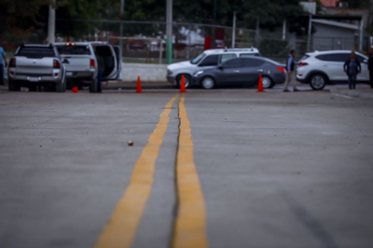 Estrenan pavimentación colonias Esthela Ortiz y Rosario Uzárraga