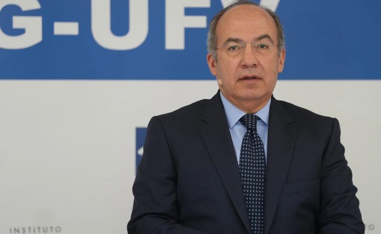 Convoca Felipe Calderón a manifestación masiva en el Zócalo