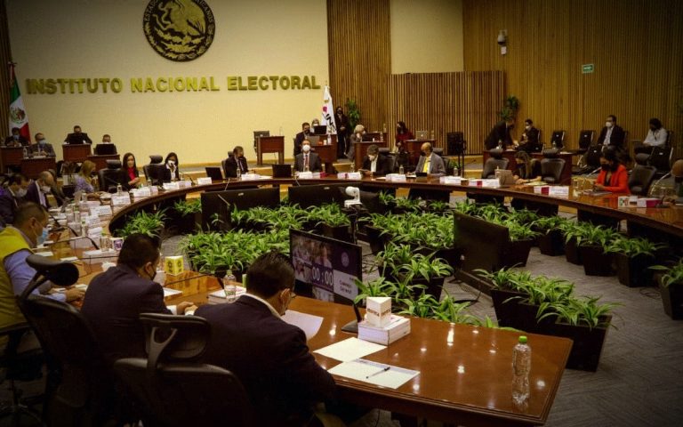 Mantiene 4T a ‘cuates’ como finalistas del INE