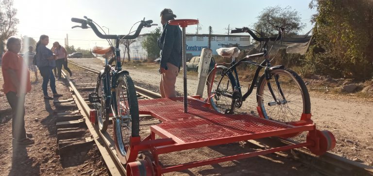 Echa Navolato andar su ‘bicivía’ en antiguas vías del tren