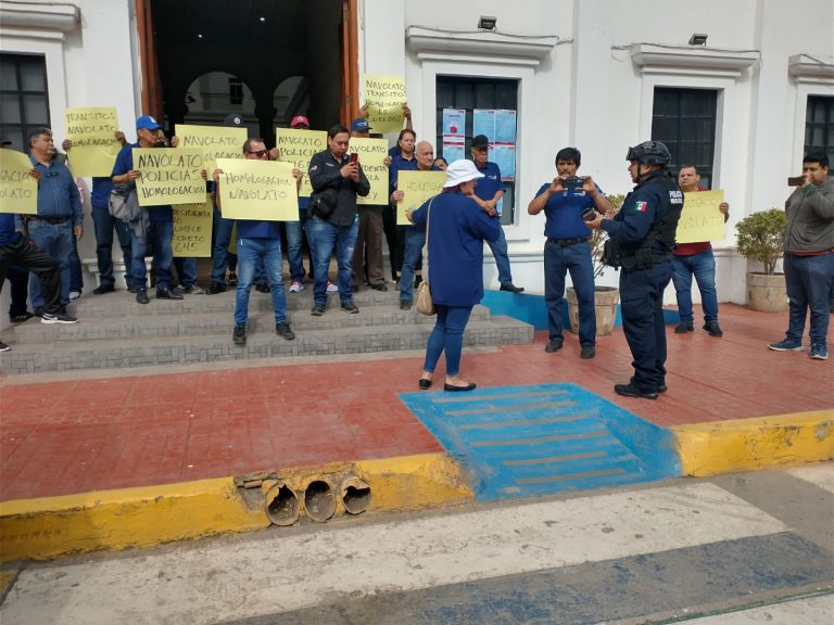 Reclaman policías de Navolato en protesta homologación de salarios