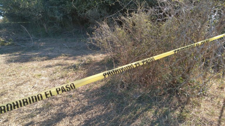 Hallan cadáver envuelto en cobija en Cofradía de la Loma, Navolato