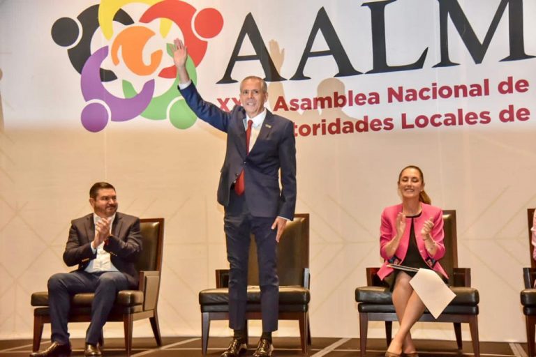 Desde hoy lidera Vargas mil municipios del país