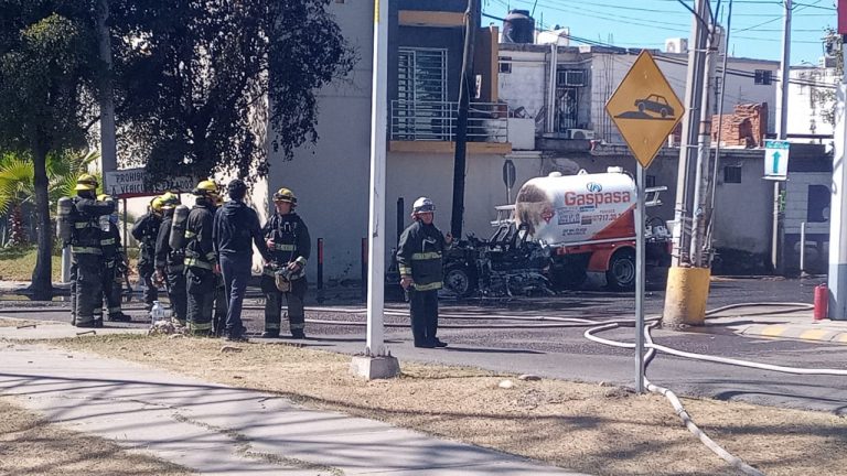 Se quemó la cabina, pero el tanque no explotó