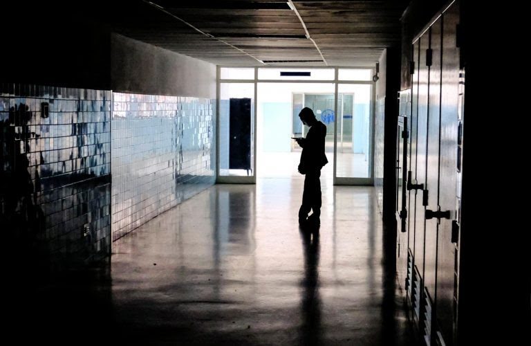 Cuentan 250 muertes por apagones en Venezuela