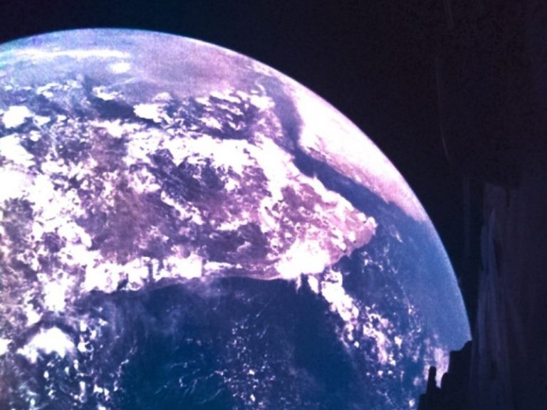 Nave Juice se toma sus primeras ‘selfies’ con la Tierra de fondo