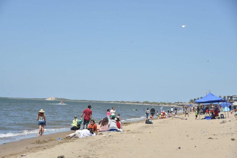 Hay mucho gobierno: vacacionistas en El Maviri