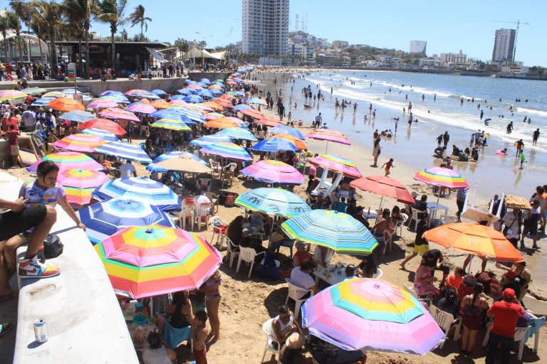 Superan los 62 mil visitantes playas de Mazatlán en Viernes Santo