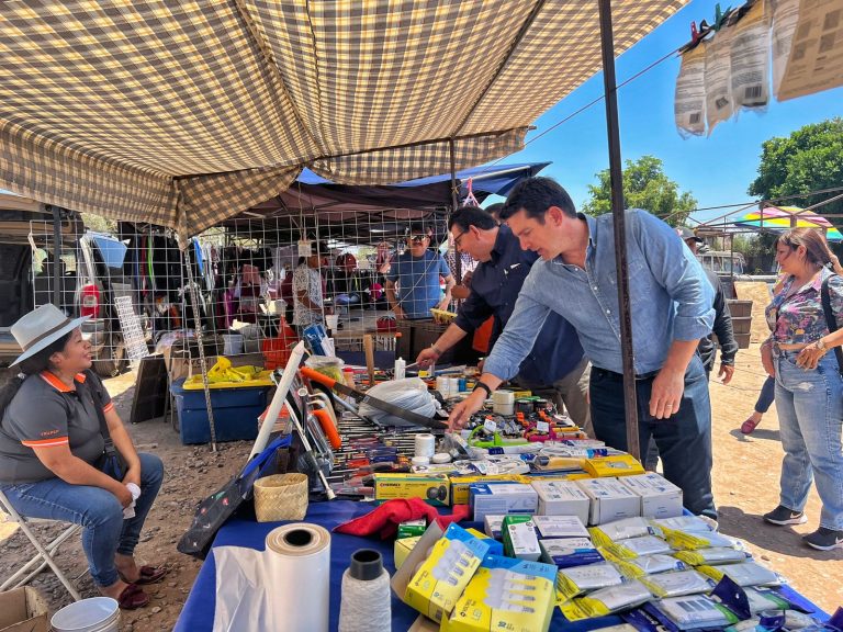 Prometen a tianguis de Aguaruto reencarpetado y alumbrado