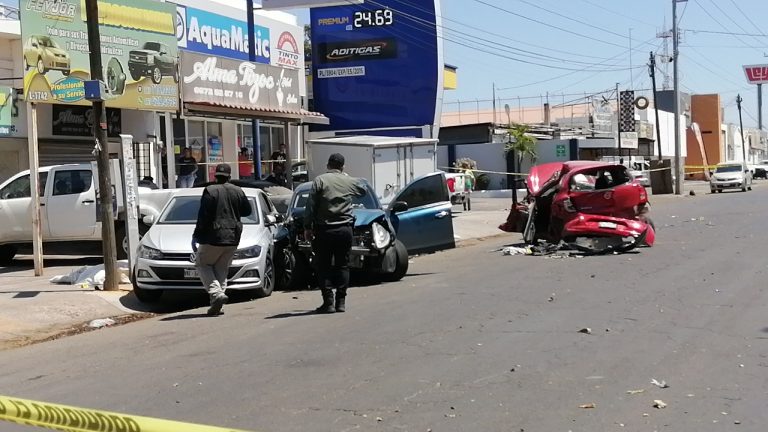 Iba a un negocio cuando fue atropellado en choque