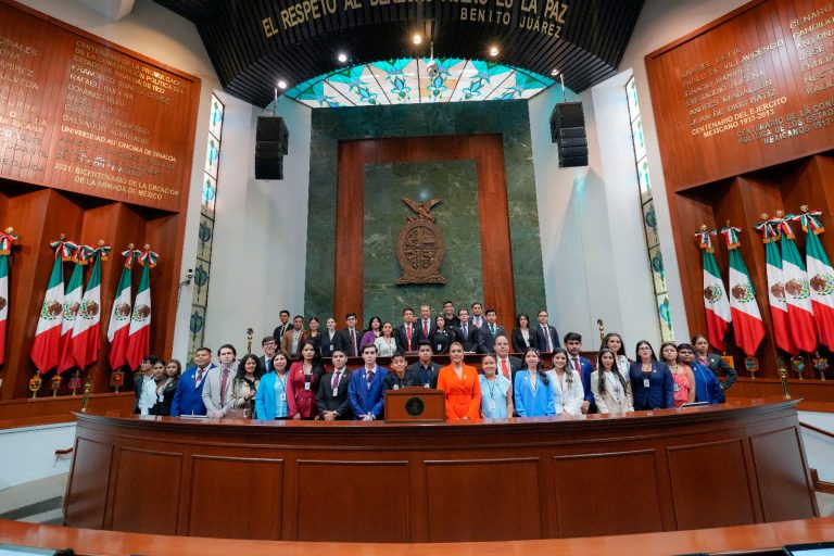 Deliberan propuestas diputados juveniles