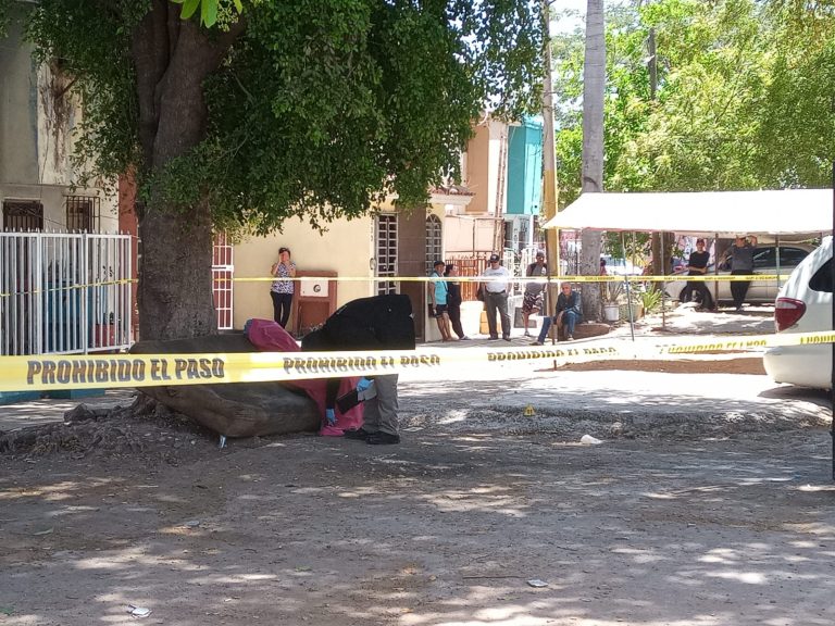 Estaba sentado; sujeto le disparó de forma directa