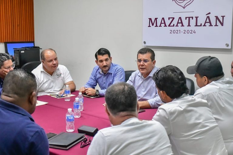 Acuerda Mazatlán con urbanos respeto vial y menos ruido
