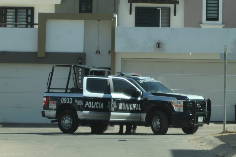 Arrestan a sujeto que brincaba por techos de casas en Culiacán
