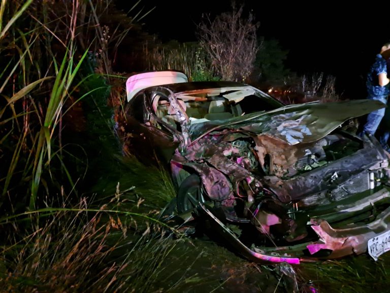 Deja 4 heridos choque entre camión y auto en Costa Rica