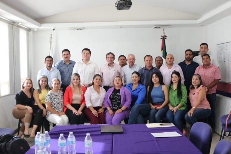 Reúne Cuén a cúpula partidista en medio de embates de gobierno