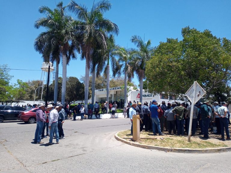 Bloquean Pemex Culiacán; sólo queda gasolina para este jueves