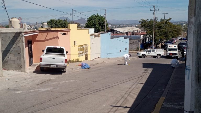 Ejecutan a mujer frente a primaria en Culiacán