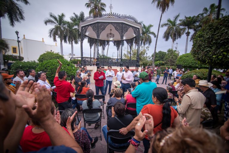 Promete alcalde a Quilá en gira atender servicios
