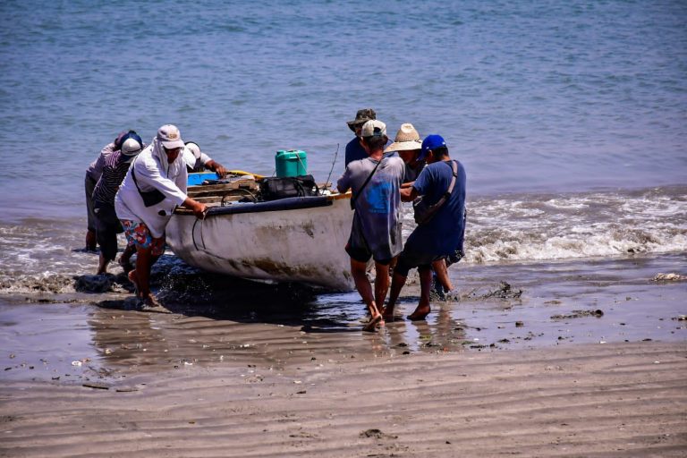 Anuncian compromiso de pago de Bienpesca estatal