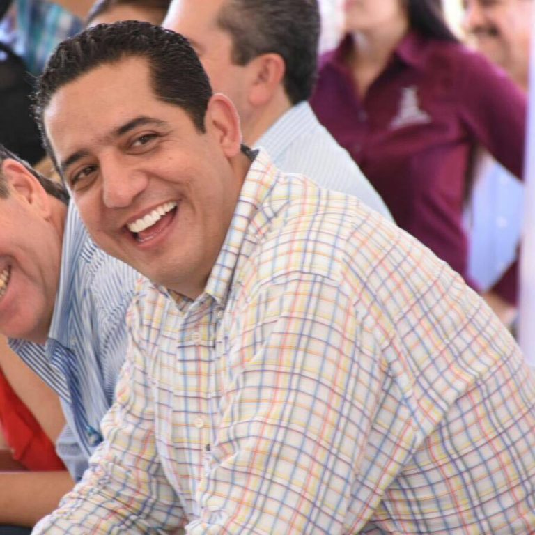 Renuncia Chuy Valdés al PRI